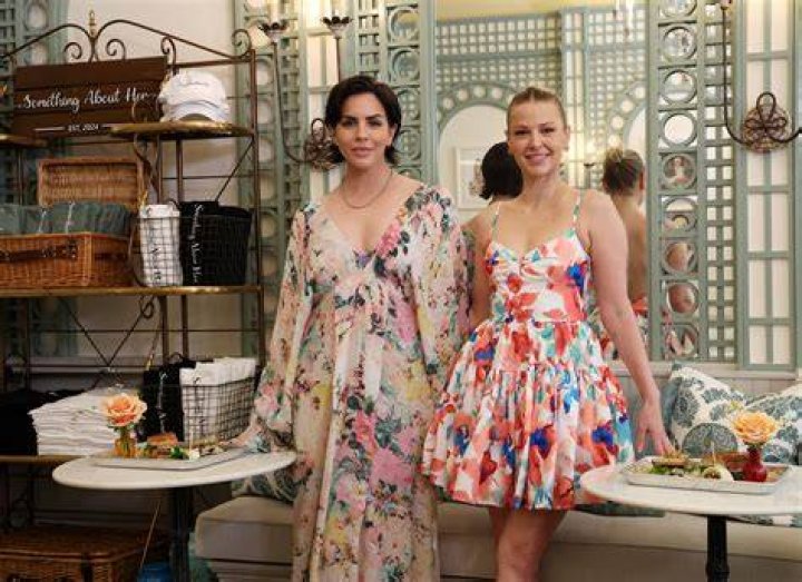 Did Katie and Ariana open a restaurant?