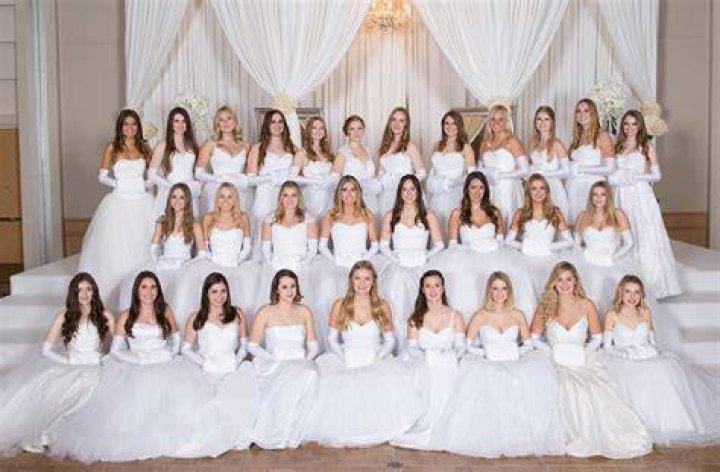 Do debutantes have to wear white?
