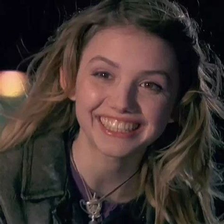 Does Cassie from Skins have OCD?