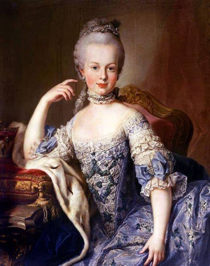 Why did Marie Antoinette wear blue?